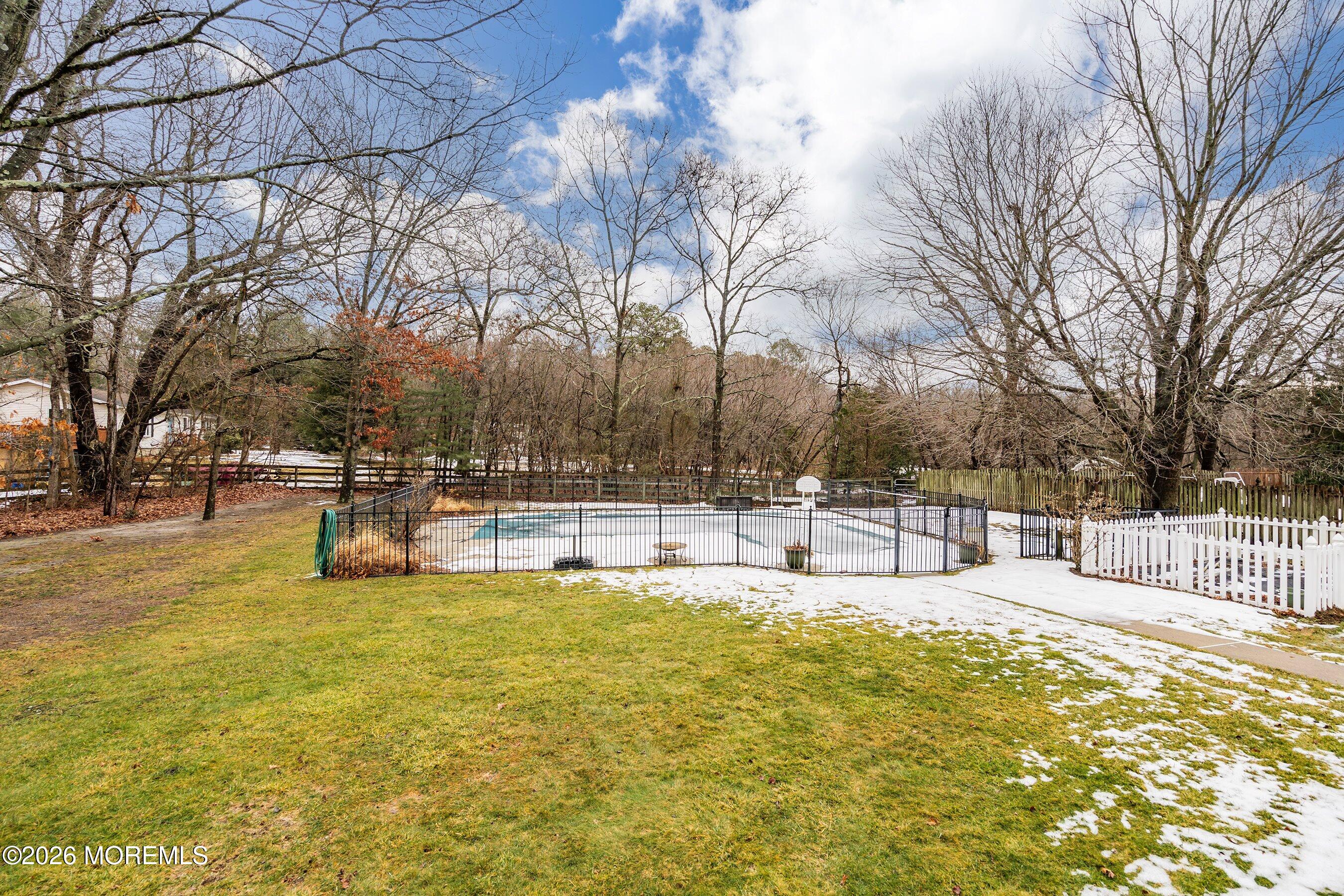 433 Meadowood Road Jackson, NJ 08527 - Photo 36 of 48 41-Backyard
