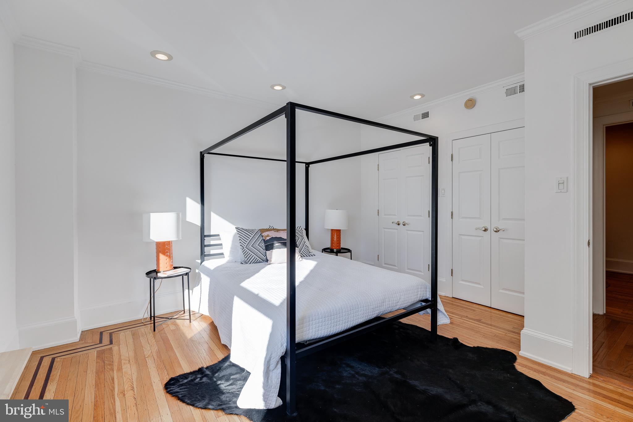 250 South 17th Street, Unit 100 Philadelphia, PA 19103 - Photo 17 of 37