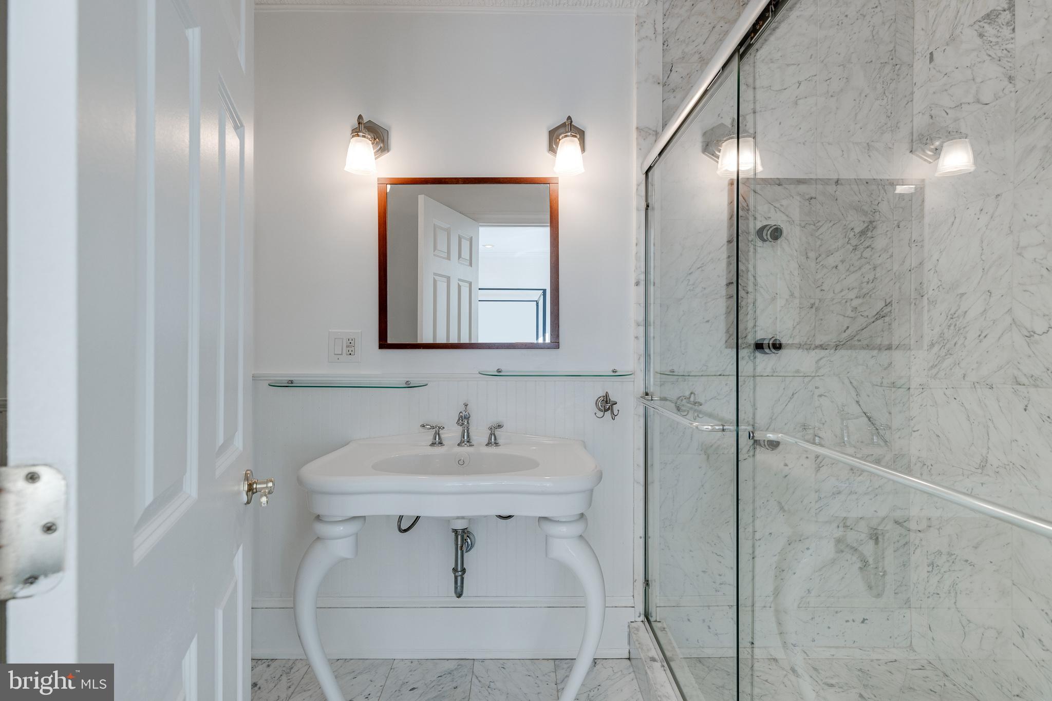 250 South 17th Street, Unit 100 Philadelphia, PA 19103 - Photo 20 of 37