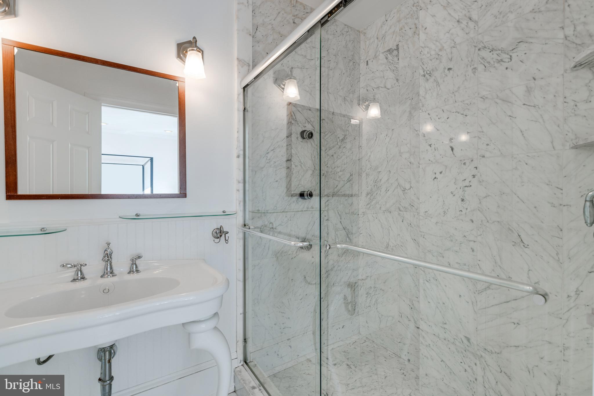 250 South 17th Street, Unit 100 Philadelphia, PA 19103 - Photo 21 of 37