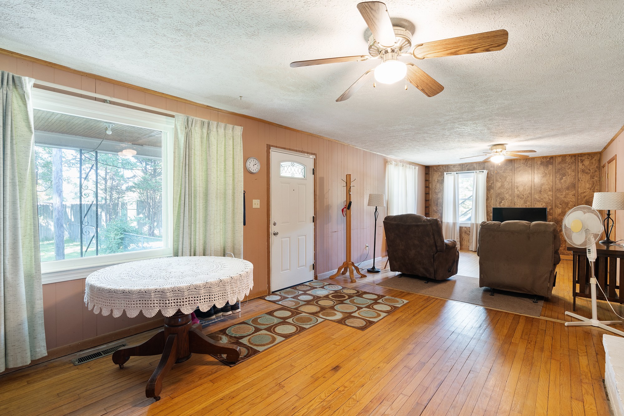 8915 Lyles Road Lyles, TN 37098 - Photo 10 of 39 a living room with furniture
