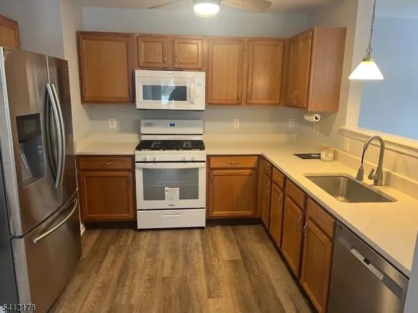$2,800 | 263 Old Farm Drive, Unit 263, Great Meadows, NJ 07838