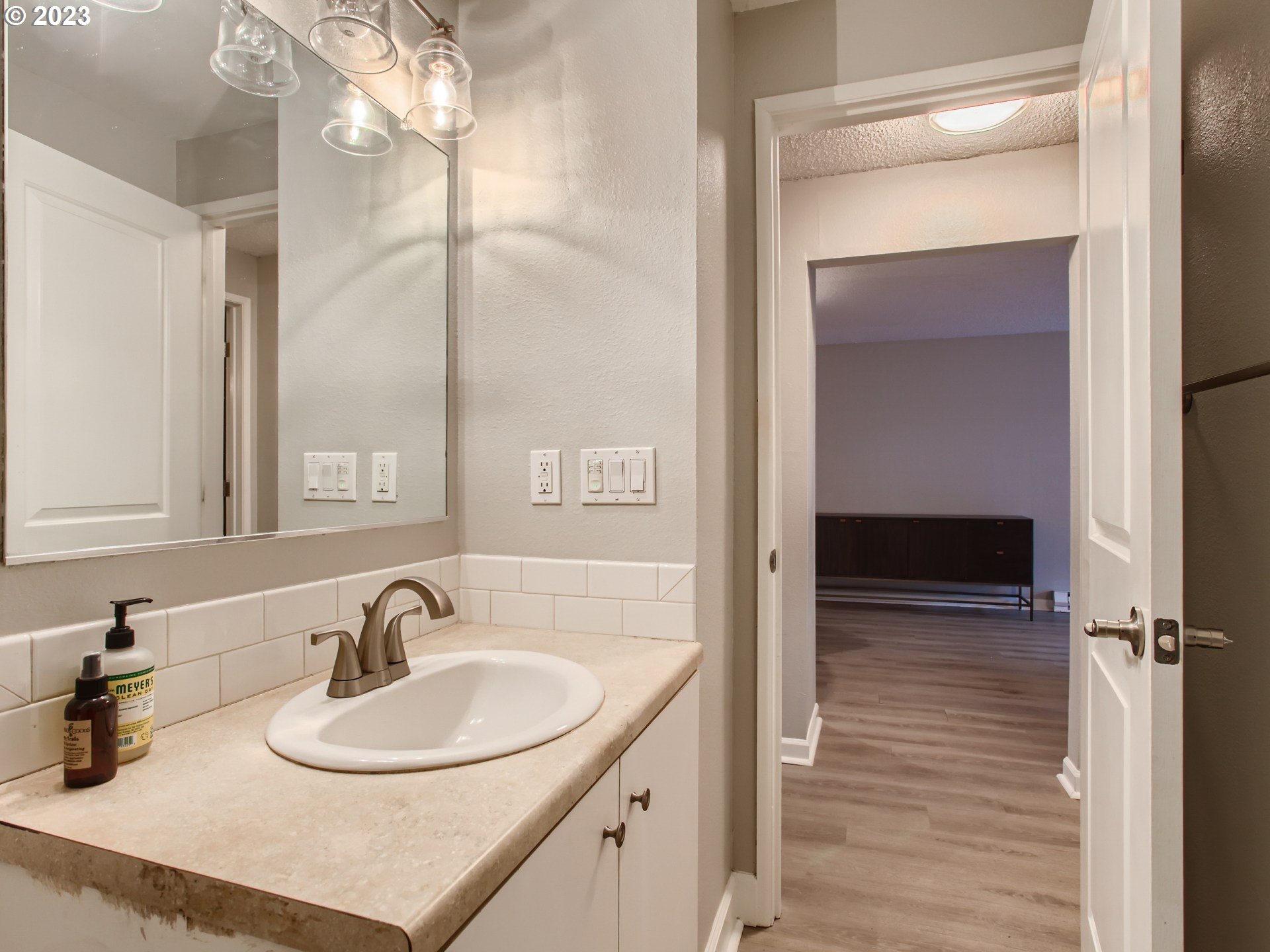 12600 Northwest Barnes Road, Unit 8 Portland, OR 97229 - Photo 11 of 21 Bathroom