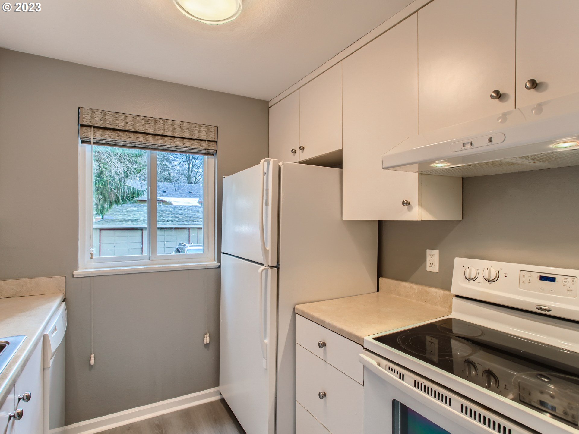 12600 Northwest Barnes Road, Unit 8 Portland, OR 97229 - Photo 7 of 21 Kitchen