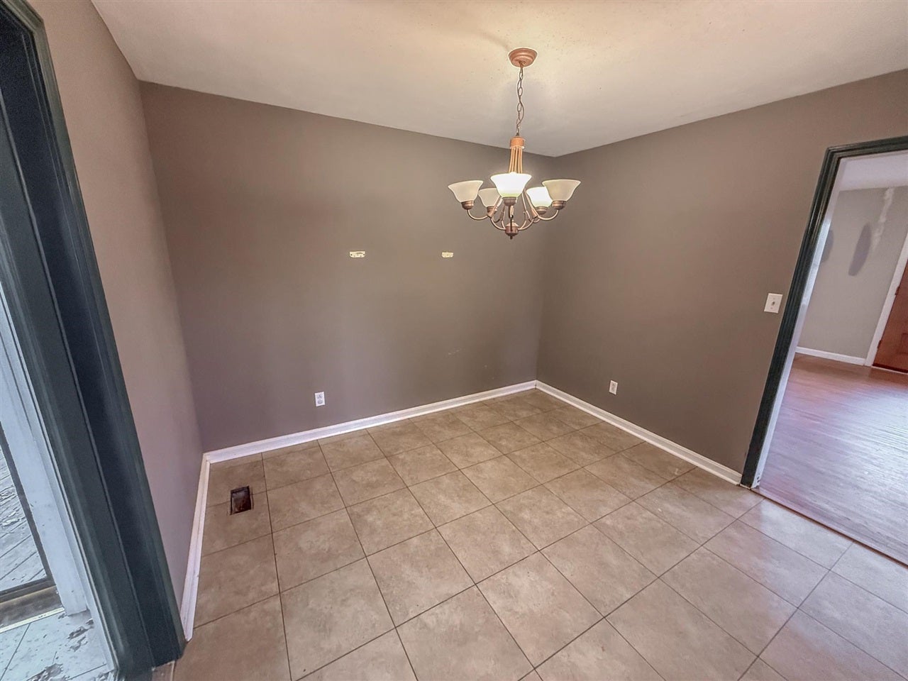 2232 Bowling Green Road Caneyville, KY 42721 - Photo 12 of 21 Gallery Image 12