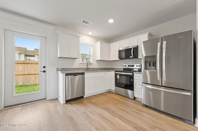 $1,500 | 14970 Rowan Oak Street, Gulfport, MS 39503