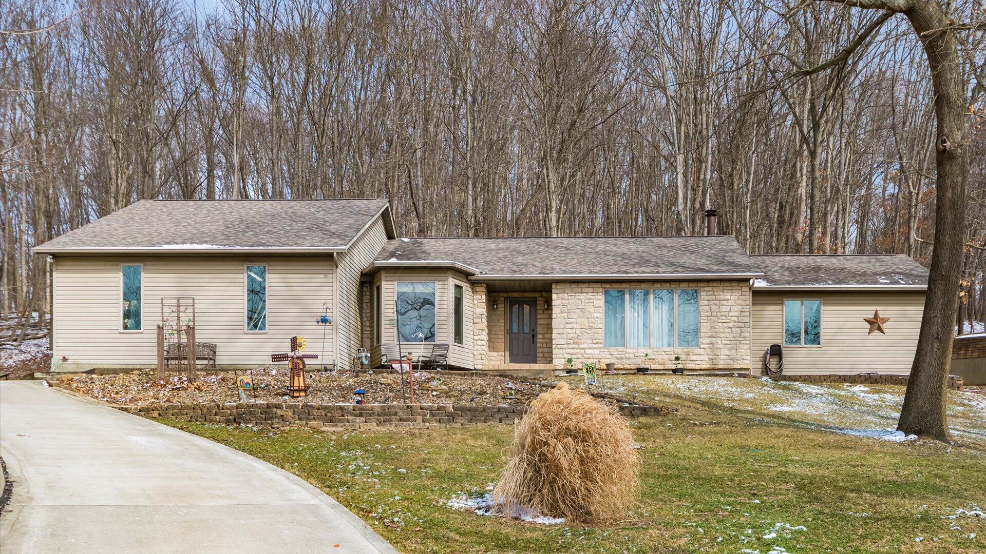 4491 Price Road Newark, OH 43055 - Photo 2 of 47 Exterior front 6