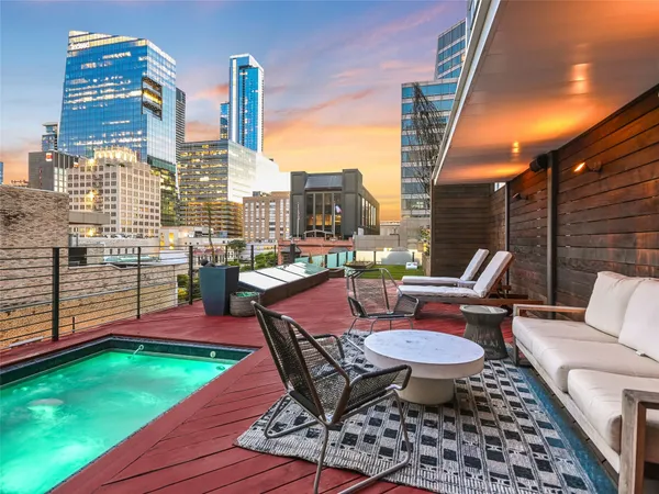 $14,950,000 | 811 Congress Avenue, Austin, TX 78701
