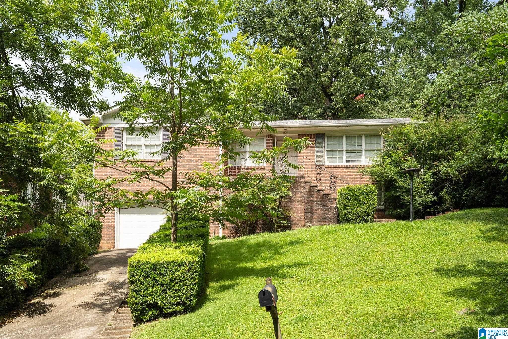 977 Conroy Road Birmingham, AL 35222 - Photo 2 of 29