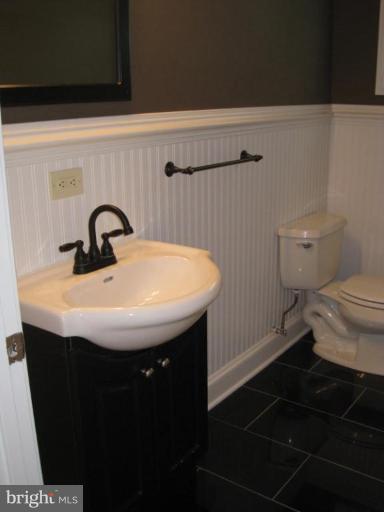408 Marshall Road Southwest Vienna, VA 22180 - Photo 13 of 29 Half Bath 1