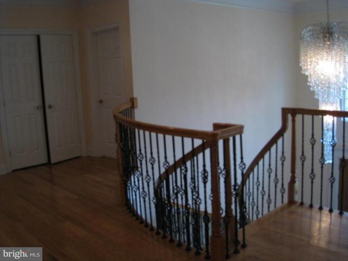 408 Marshall Road Southwest Vienna, VA 22180 - Photo 15 of 29 Hallway