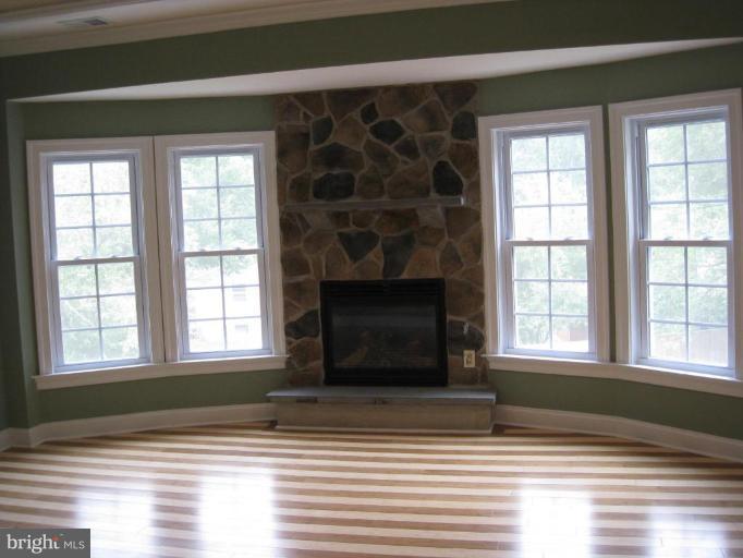 408 Marshall Road Southwest Vienna, VA 22180 - Photo 16 of 29 Master Bedroom