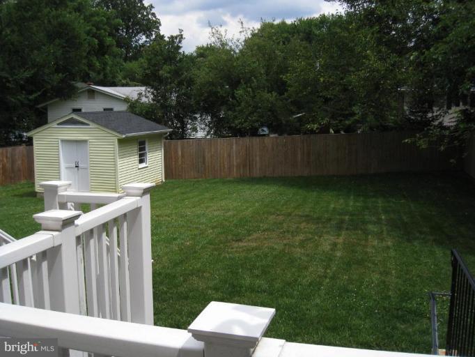 408 Marshall Road Southwest Vienna, VA 22180 - Photo 28 of 29 Back yard