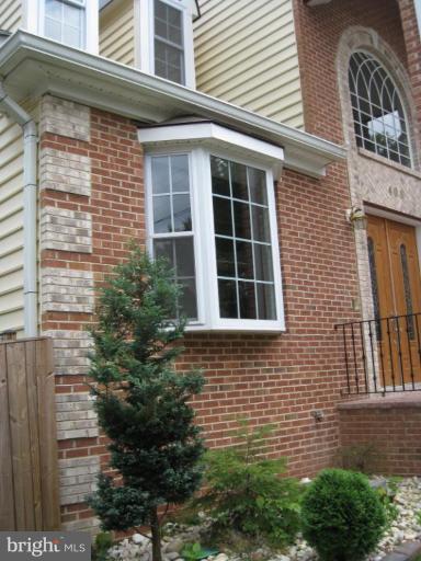 408 Marshall Road Southwest Vienna, VA 22180 - Photo 4 of 29 Exterior #4