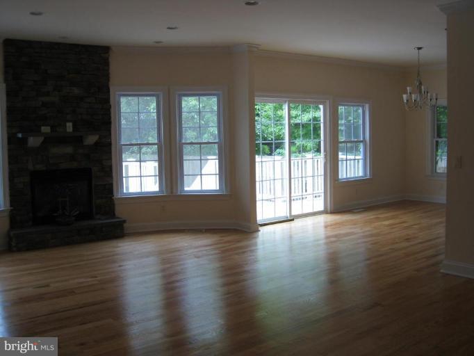 408 Marshall Road Southwest Vienna, VA 22180 - Photo 9 of 29 Family Room