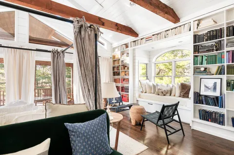 $2,995,000 | 2 Settlers Landing Lane, East Hampton, NY 11937