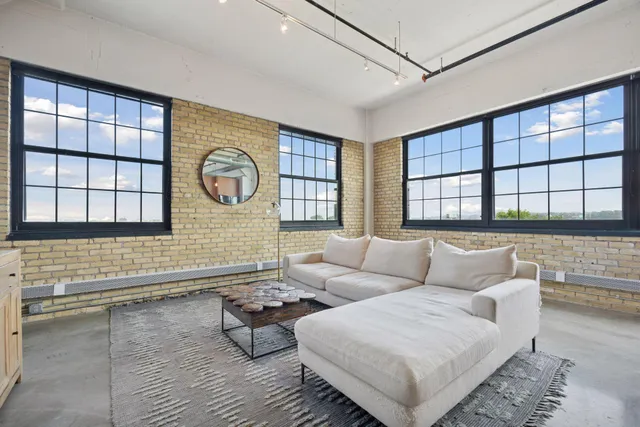 $2,850 | 730 Northeast Stinson Boulevard, Unit 414, Minneapolis, MN 55413