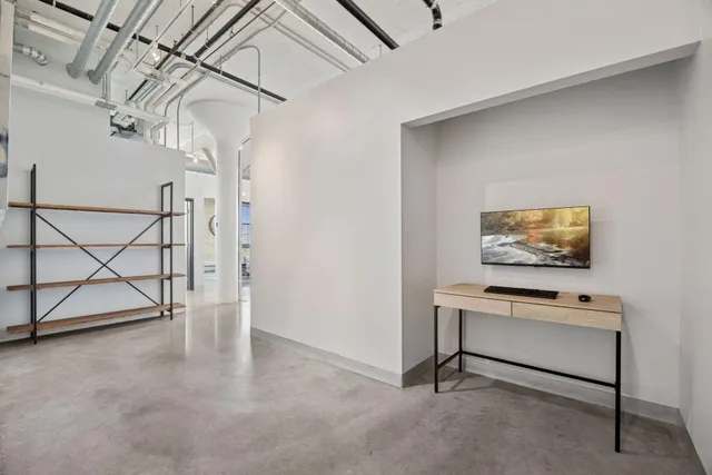 $2,850 | 730 Northeast Stinson Boulevard, Unit 414, Minneapolis, MN 55413