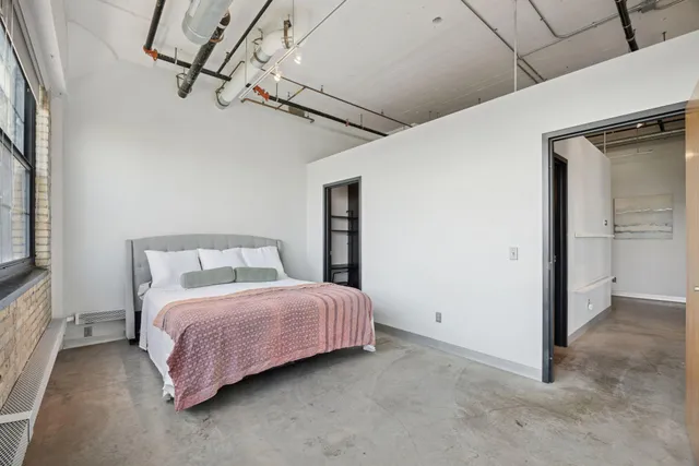 $2,850 | 730 Northeast Stinson Boulevard, Unit 414, Minneapolis, MN 55413