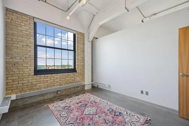 $2,850 | 730 Northeast Stinson Boulevard, Unit 414, Minneapolis, MN 55413