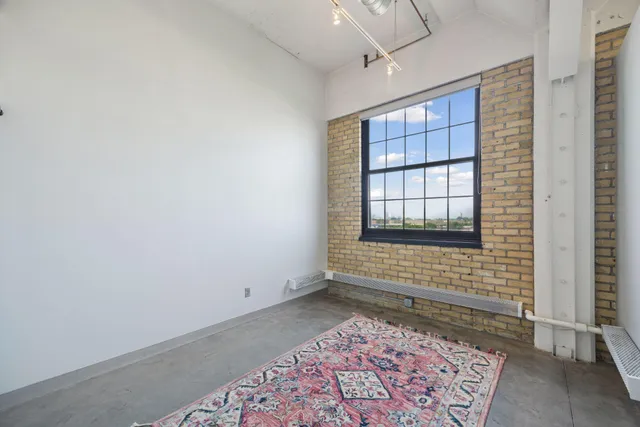 $2,850 | 730 Northeast Stinson Boulevard, Unit 414, Minneapolis, MN 55413