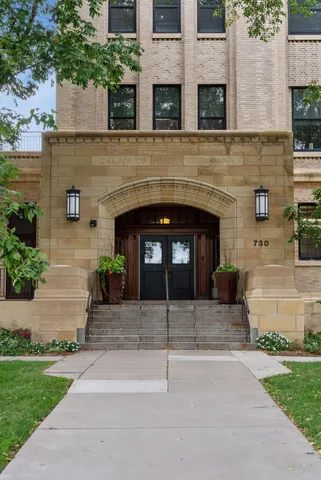 $2,850 | 730 Northeast Stinson Boulevard, Unit 414, Minneapolis, MN 55413