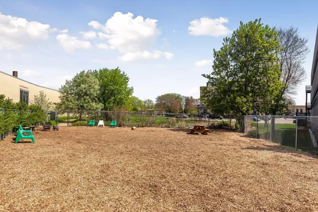 $2,850 | 730 Northeast Stinson Boulevard, Unit 414, Minneapolis, MN 55413