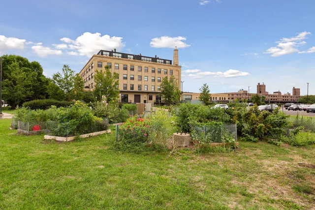 $2,850 | 730 Northeast Stinson Boulevard, Unit 414, Minneapolis, MN 55413