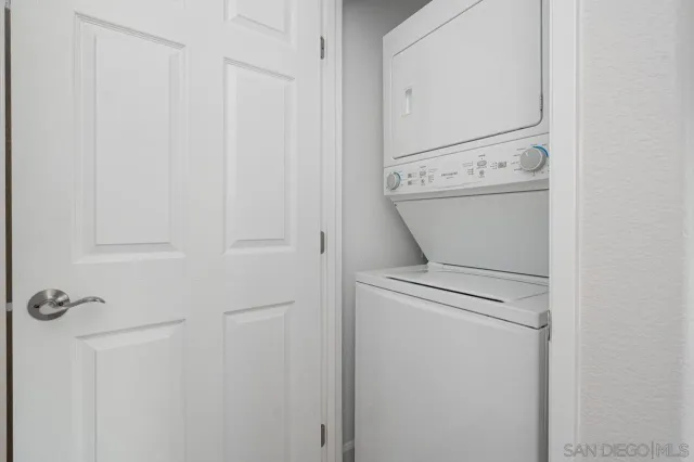 a close up view of a washer and dryer