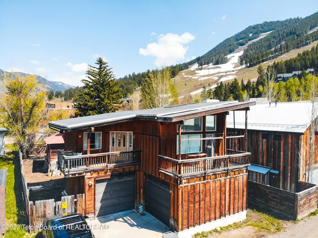 $2,150,000 | 645 South Glenwood Street, Jackson, WY 83001
