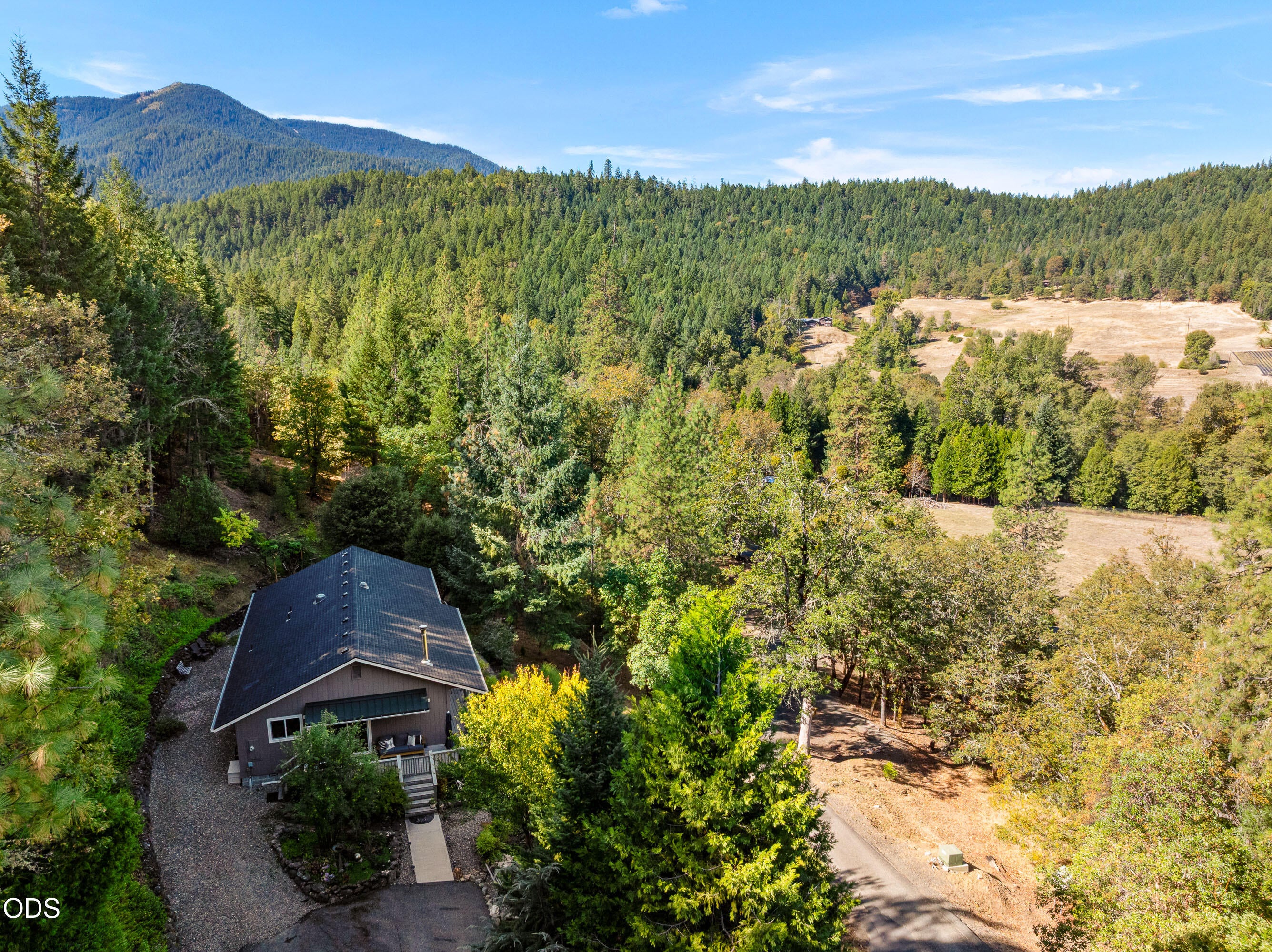 8129 Thompson Creek Road Jacksonville, OR 97530 - Photo 5 of 38 Gallery Image 5