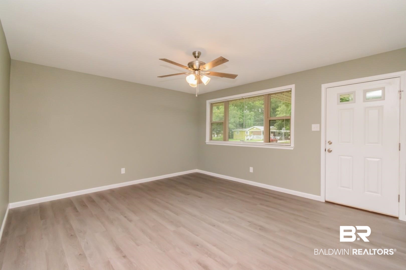 718 Cross Street Saraland, AL 36571 - Photo 2 of 30