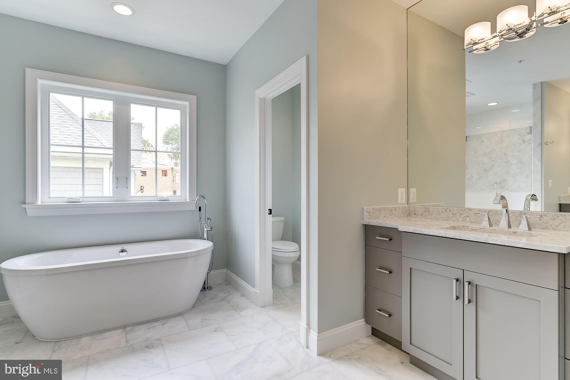 5914 Rolston Road Bethesda, MD 20817 - Photo 22 of 27 Bath (Master)