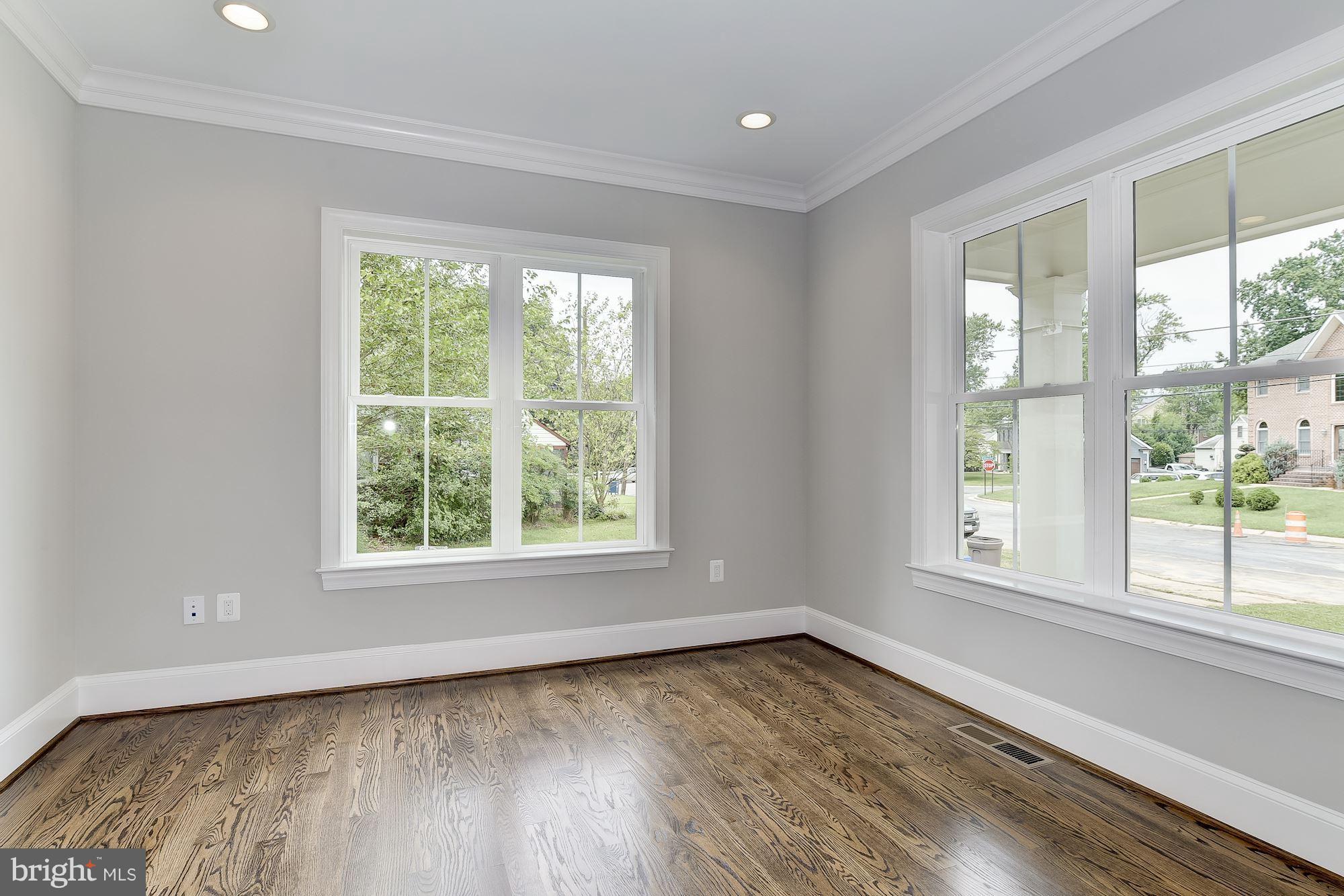 5914 Rolston Road Bethesda, MD 20817 - Photo 4 of 27 Living Room
