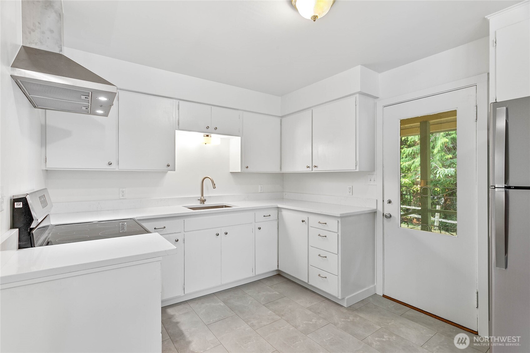 4541 Cable Street Bellingham, WA 98229 - Photo 10 of 26 Gallery Image 10