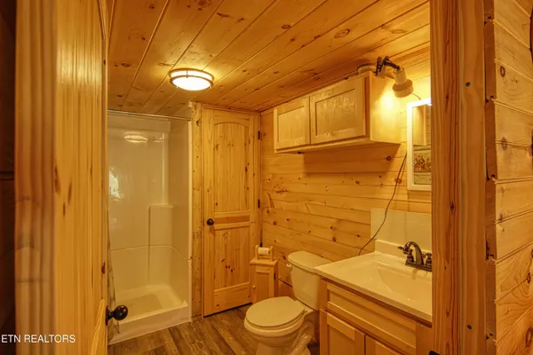 $795,000 | 147 Akers Chapel Loop, Jamestown, TN 38556