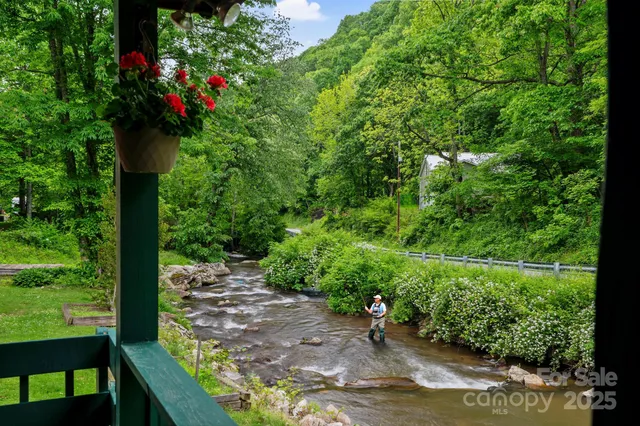 $399,000 | 14518 Big Laurel Road, Mars Hill, NC 28754