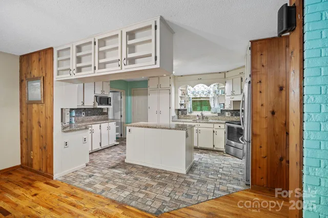 $399,000 | 14518 Big Laurel Road, Mars Hill, NC 28754