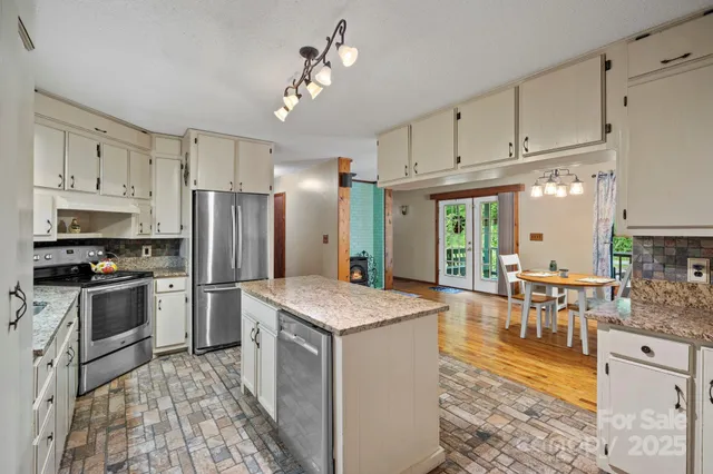 $399,000 | 14518 Big Laurel Road, Mars Hill, NC 28754