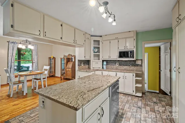 $399,000 | 14518 Big Laurel Road, Mars Hill, NC 28754