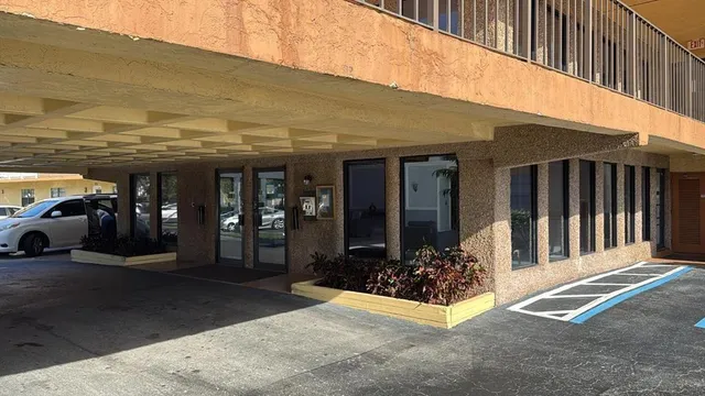 $1,600 | 9273 Southwest 8th Street, Unit 216, Boca Raton, FL 33428