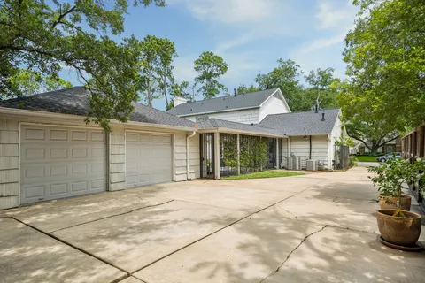$1,895,000 | 6123 Riverview Way, Houston, TX 77057