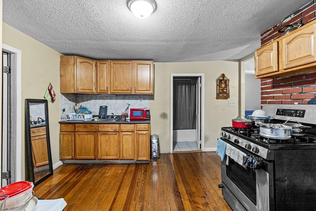 511 High Street Central Falls, RI 02863 - Photo 7 of 41