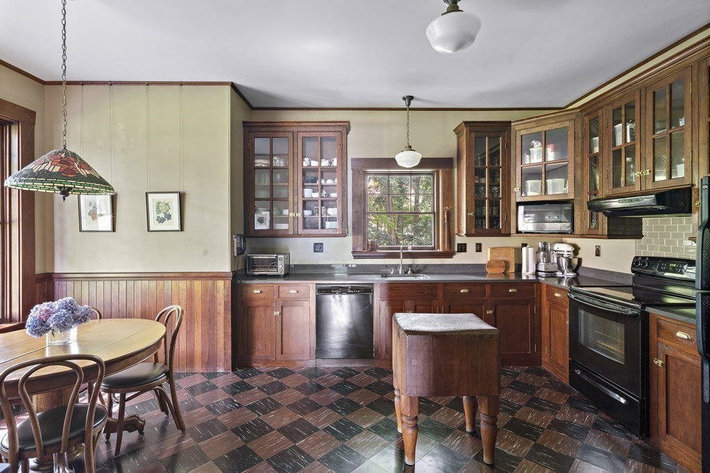38 Rangeley Road Winchester, MA 01890 - Photo 13 of 42