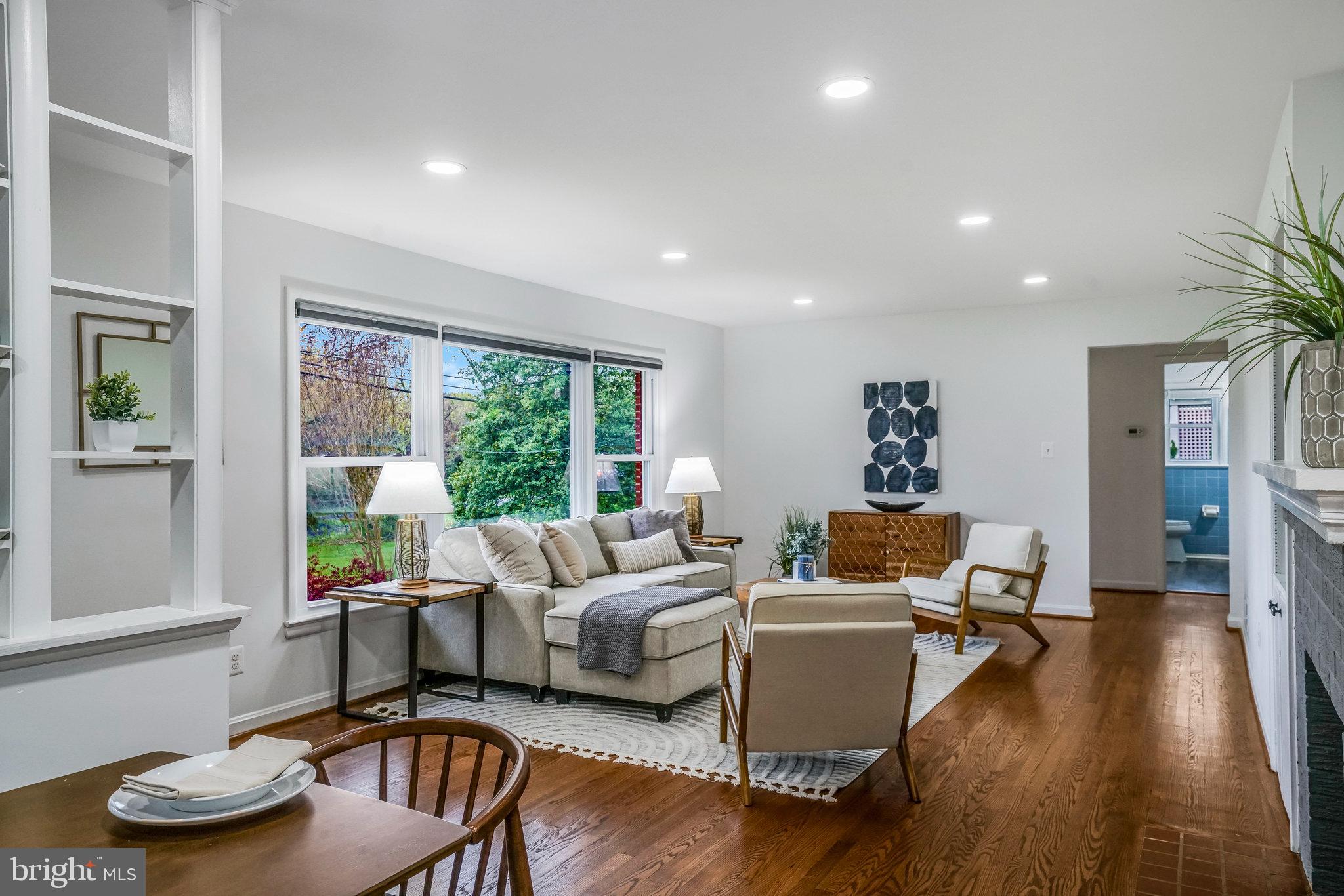 6436 Elmdale Road Alexandria, VA 22312 - Photo 4 of 46 Open LR w/picture window to Pinecrest golf course