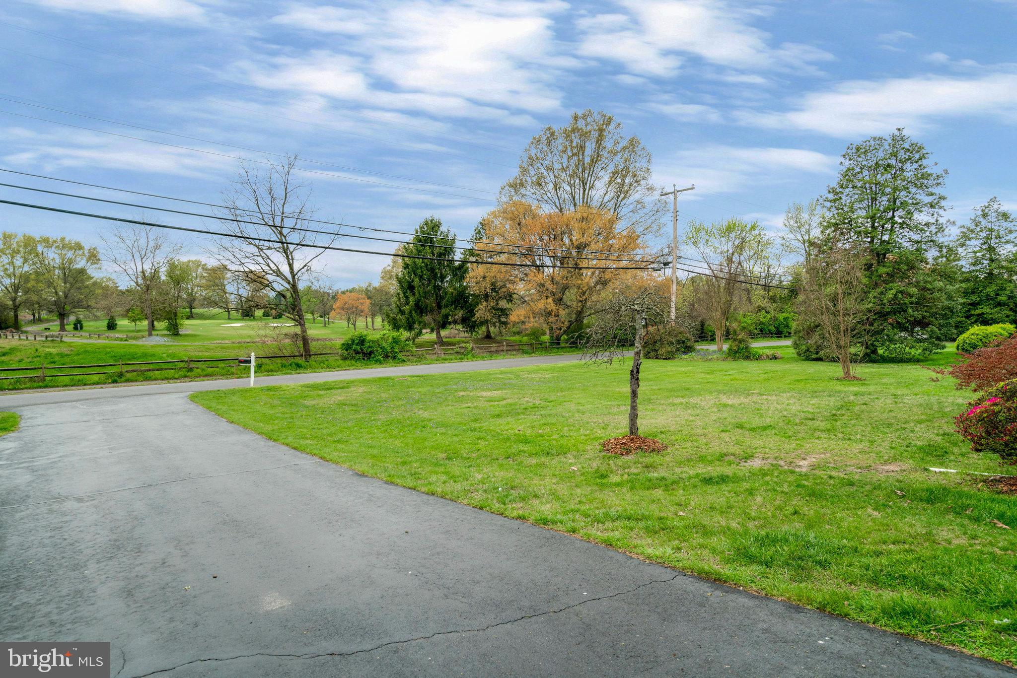 6436 Elmdale Road Alexandria, VA 22312 - Photo 42 of 46 View from breezeway to golf course