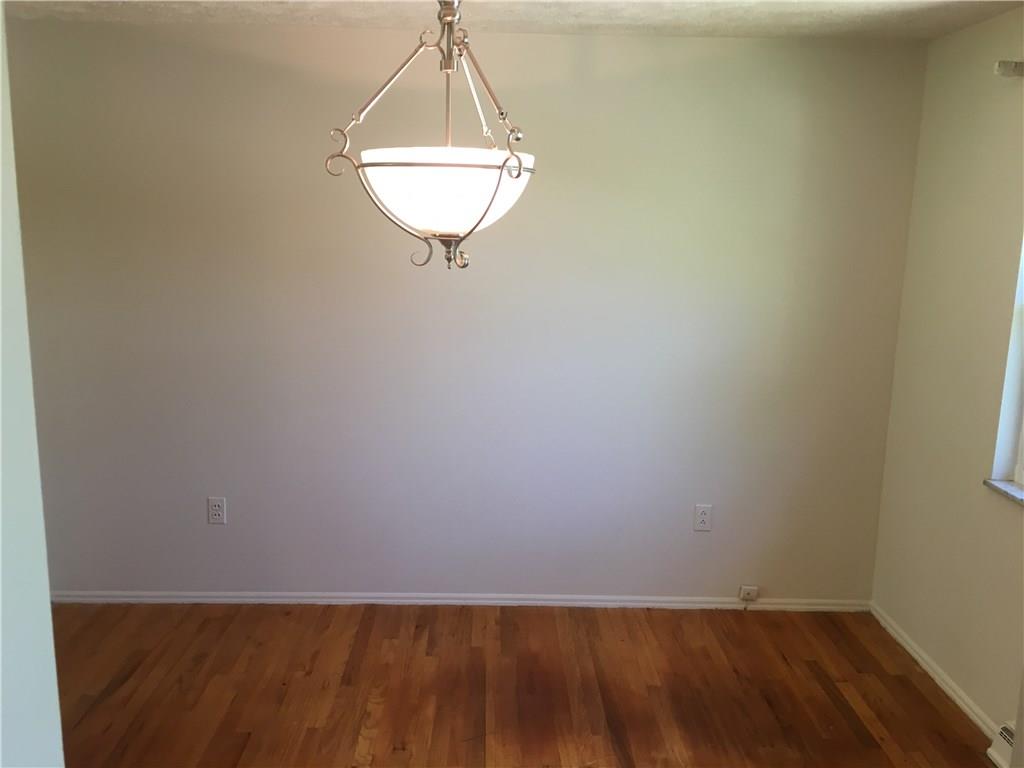 209 Parkedge Road Green Tree, PA 15220 - Photo 5 of 18 Gallery Image 5