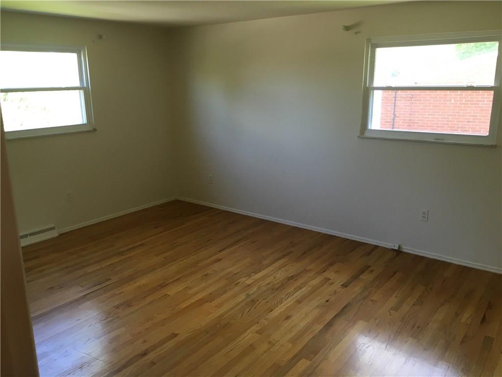 209 Parkedge Road Green Tree, PA 15220 - Photo 9 of 18 Gallery Image 9