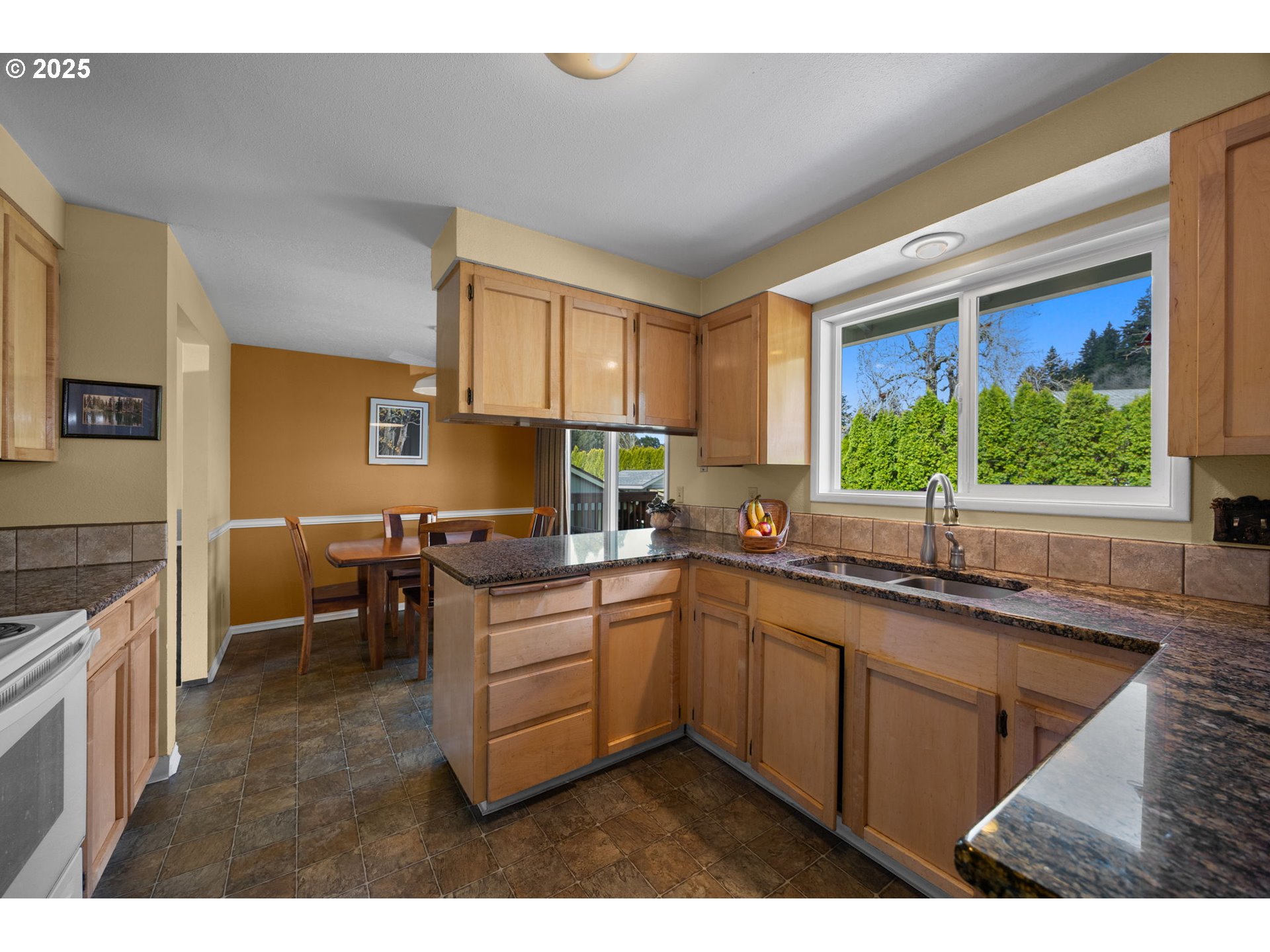 3597 Southwest 2nd Street Gresham, OR 97030 - Photo 11 of 48 Kitchen