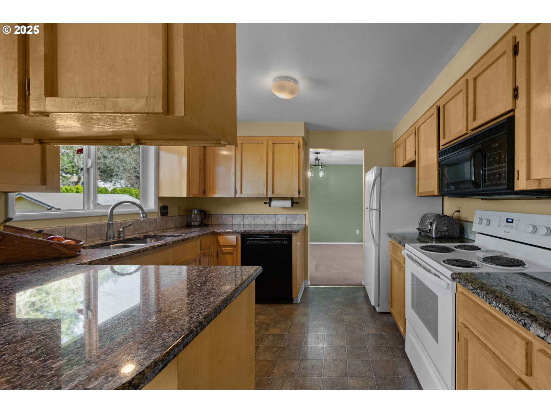 3597 Southwest 2nd Street Gresham, OR 97030 - Photo 13 of 48 Kitchen